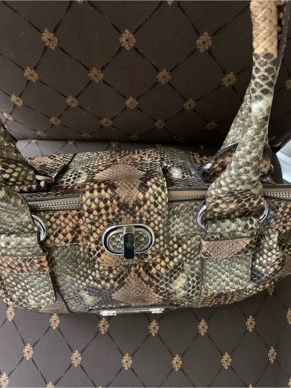 GUESS DOUBLE HANDLE FAUX LEATHER SNAKESKIN PURSE, new - Picture 3 of 3